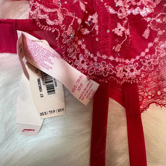 Victoria's Secret Lace Garter Belt NWT - Size XS/S - Picture 4 of 4